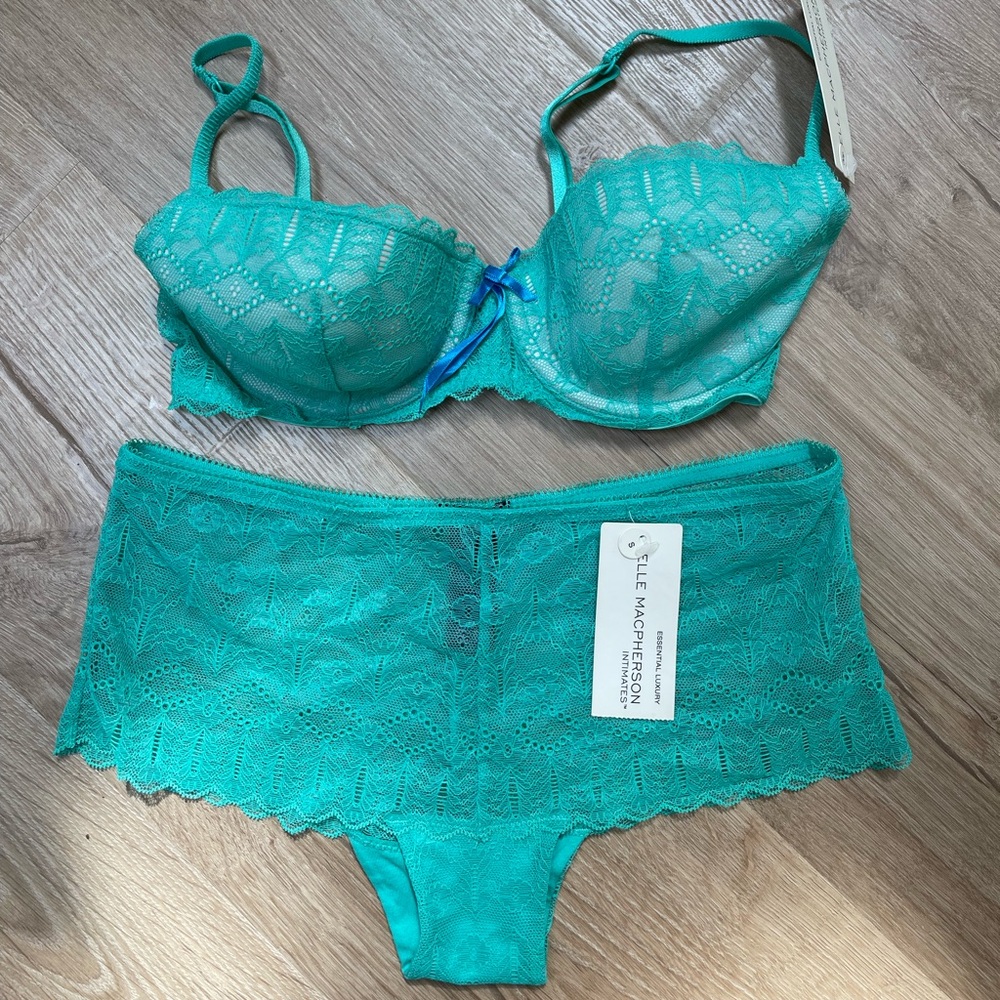 NWT Elle McPherson intimate set